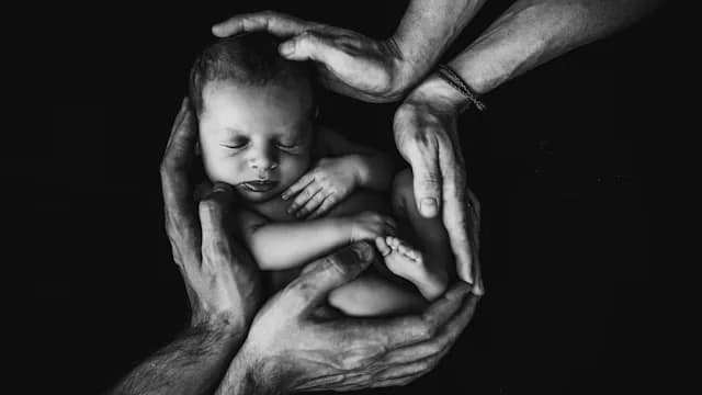 First aid - For Babies & Children: CPR and choking (in English)