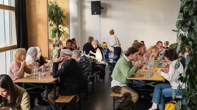 Fællesspisning i Prismen X workshop med Tala