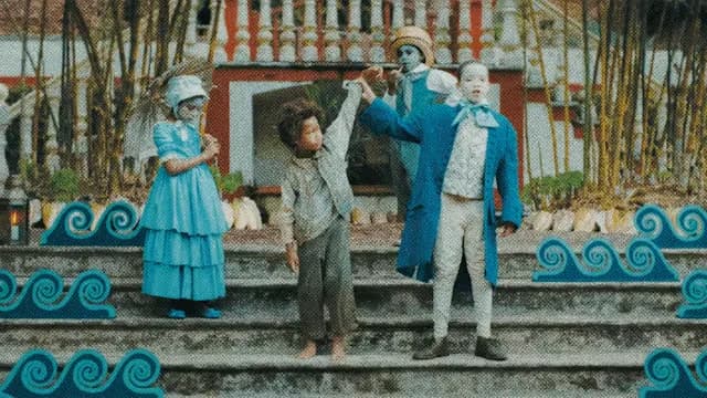 Production Design: To perspektiver