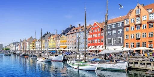 Unravel Copenhagen's mysteries with our thrilling outdoor escape game