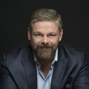 Oplev Stig Rossen live