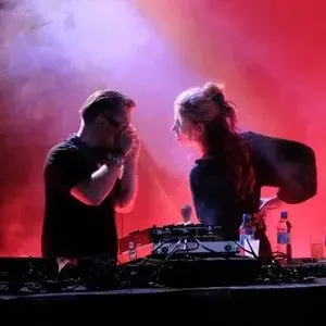Oplev NNHMN live