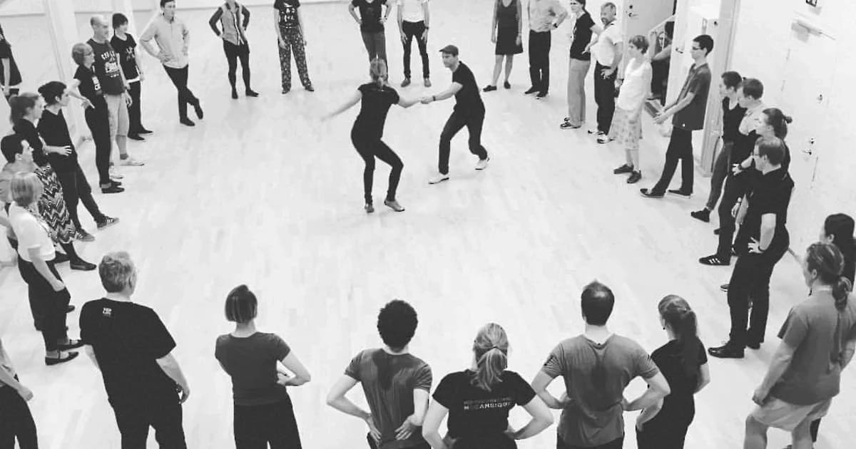 Free intro to Lindy-hop swing dancing