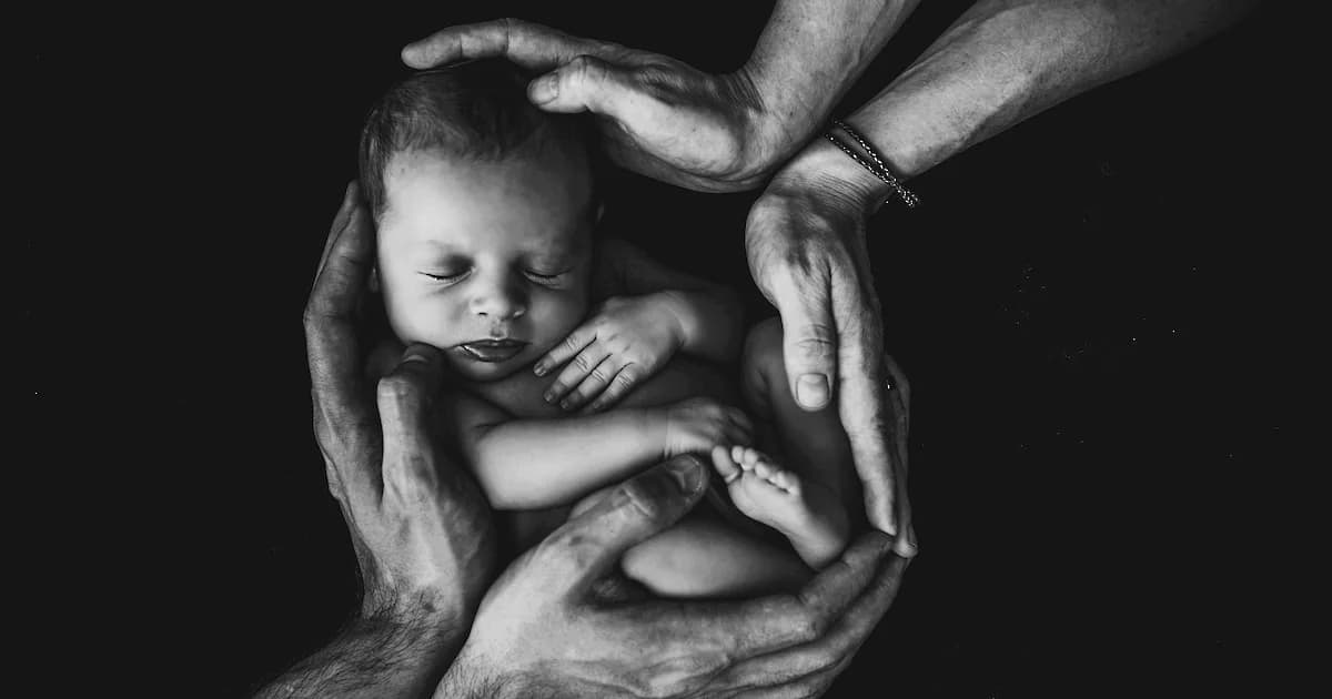 First aid for Babies & Children: CPR and choking (+ injuries) - in English