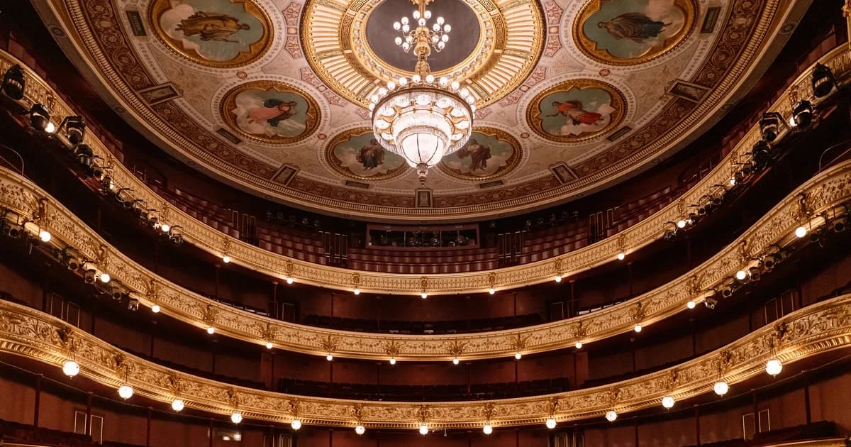 Guided Tour of the Old Stage