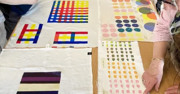 Screen Printing at the Library – Color Universe