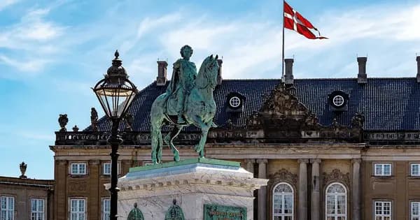 Public tour: When the Dynasty Fell
